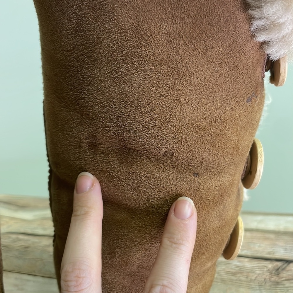 UGG Bailey 3 button boots Chestnut sheepskin - Picture 5 of 13